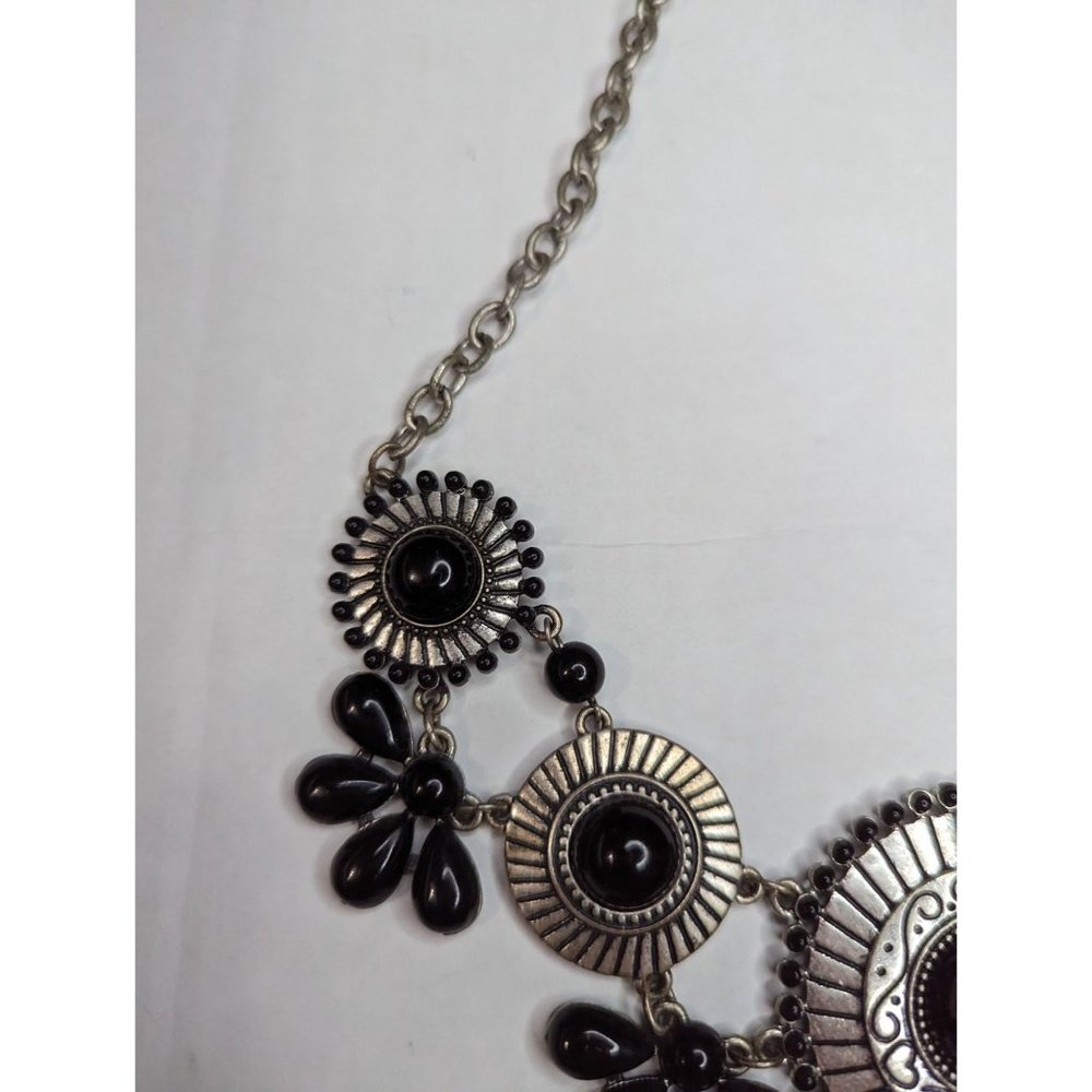 Statement costume jewelry silver tone western style sun burts black beads 21 inc - Picture 3 of 11
